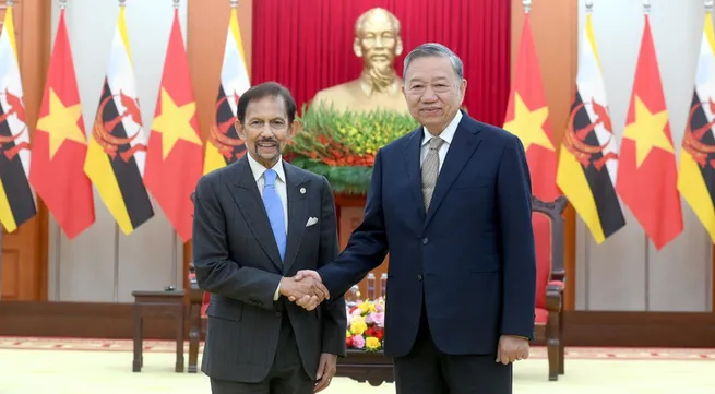 Party leader hosts Sultan of Brunei