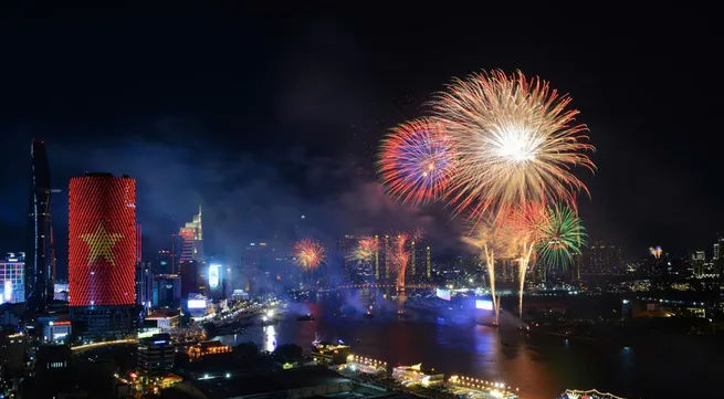 HCM City to welcome New Year 2026 with fireworks at four sites
