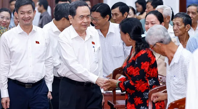 Top legislator meets Can Tho voters after 15th National Assembly’s 10th session