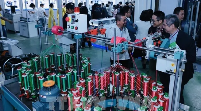 Garment-textile sector adjusts development strategy to adapt to global volatility