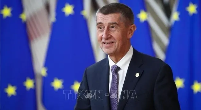 PM extends congratulations to new Czech counterpart