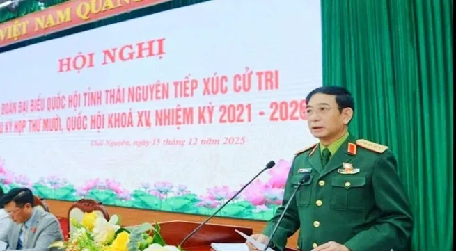 General Phan Van Giang meets voters in Thai Nguyen province