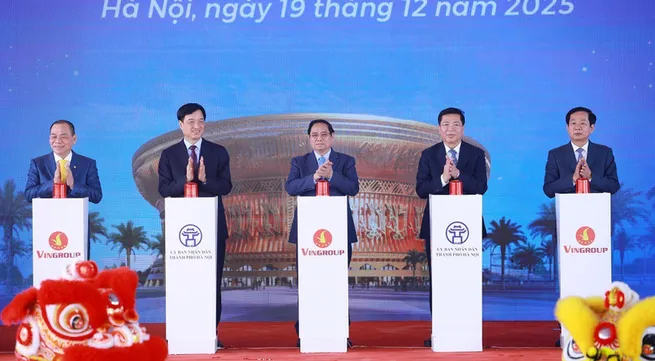 People’s sweat, blood, tears crystallised into landmark works shaping Vietnam’s future: PM
