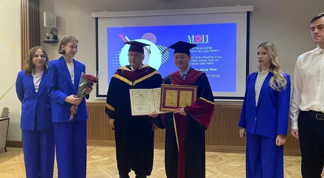 Vietnamese professor awarded honorary doctorate by Moscow institute