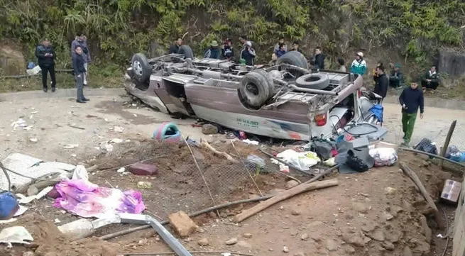 At least nine killed as passenger coach overturns in northern Lao Cai province