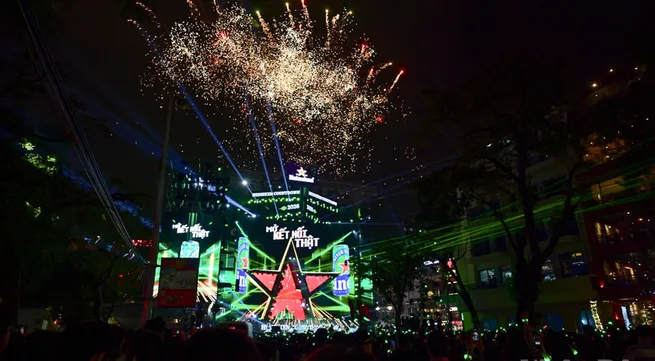 In Pictures: Festive atmosphere welcomes New Year 2026