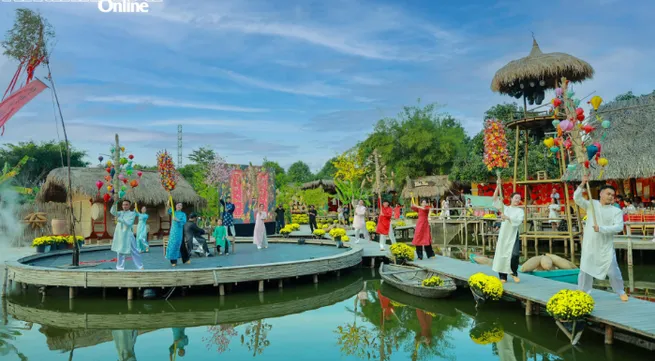 Nha Trang captivates visitors with traditional Tet atmosphere