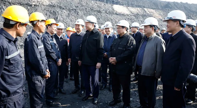Party chief extends Tet greetings to coal miners in Quang Ninh