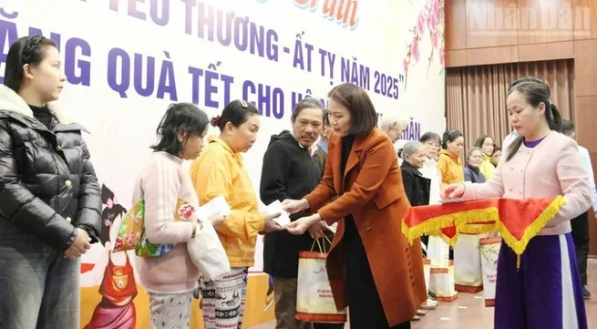 Da Nang allocates over 11.6 billion VND to support the poor ahead of Tet