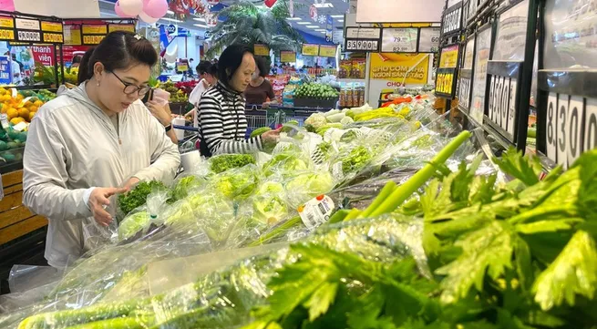 Goods supply ample, prices stable on third day of Lunar New Year