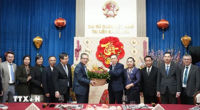 Vietnam, Laos share festive spirit ahead of Lunar New Year 2026