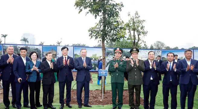 Party leader attends launch of tree planting festival in Ha Noi