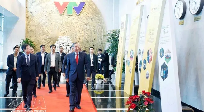 Party leader pays Tet visits to Viet Nam Television, Voice of Viet Nam