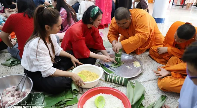 Vietnamese communities abroad celebrate Lunar New Year 2026