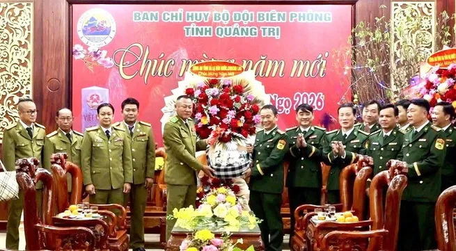 Lao delegation pays Tet visit to Quang Tri Border Guard Command