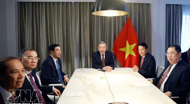 Party General Secretary To Lam holds phone talks with former US Senator Patrick Leahy