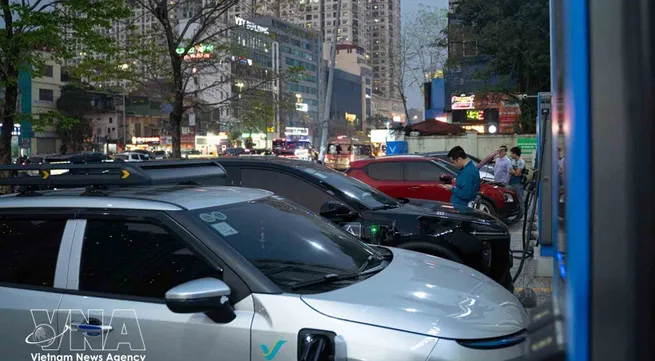 Hanoi residents embrace green transport alternatives