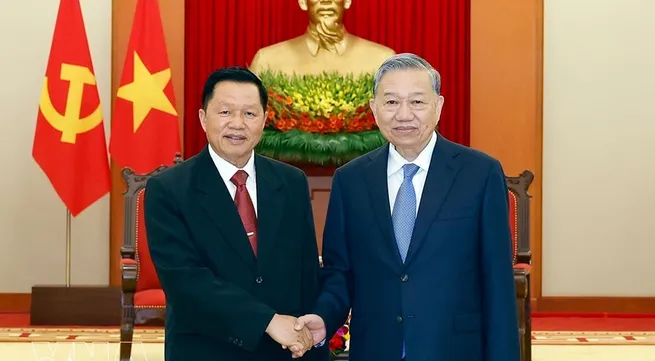 Party chief hosts Lao public security minister
