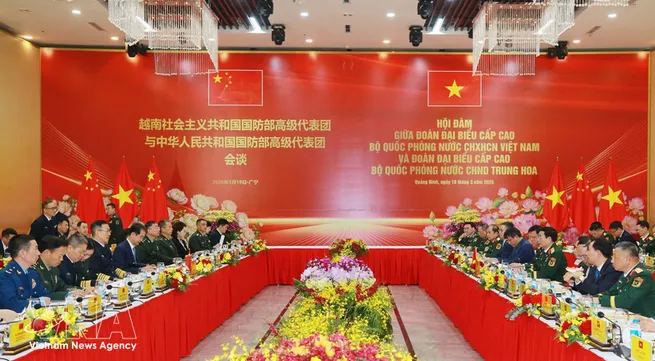 Vietnamese, Chinese defence ministers hold talks in Quang Ninh