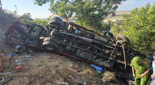 PM orders swift response to deadly bus crash in Lam Dong