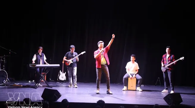 Vietnamese students in Singapore promote homeland’s culture through music