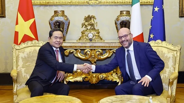 Vietnamese NA Chairman holds talks with Italian lower house leader