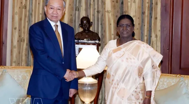 Vietnam’s top leader meets with Indian President