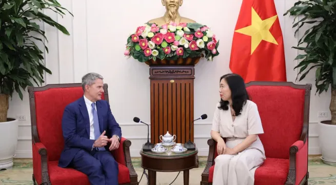 Vietnam, CNN discuss media cooperation, promotion for APEC 2027