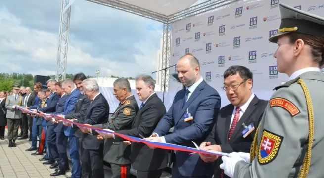 Vietnam attends international defence, security exhibition in Slovakia
