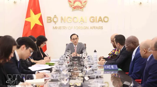 Foreign minister welcomes ambassadors of African nations