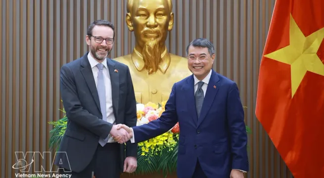 Vietnam attaches great importance to ties with UK: PM
