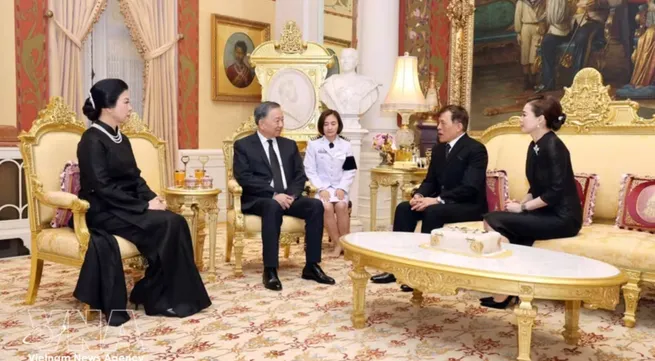 Top Vietnamese leader and his spouse meet with Thai King and Queen
