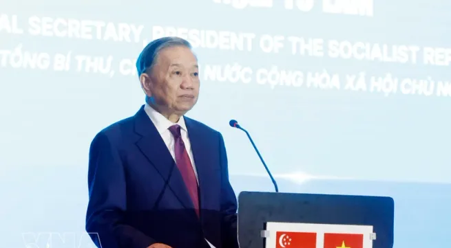Technology set to become key pillar in Vietnam-Singapore cooperation: Top leader