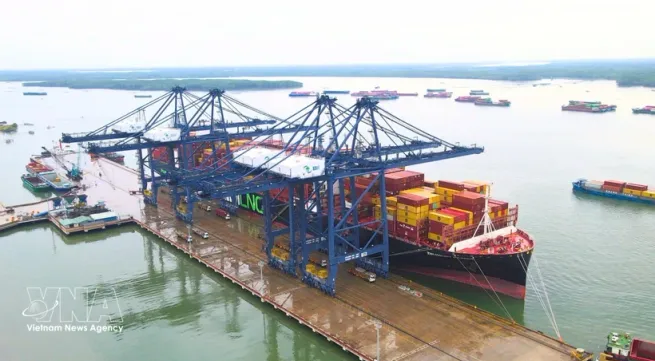 SSIT welcomes LNG-powered mega container ship on new trans-Pacific route