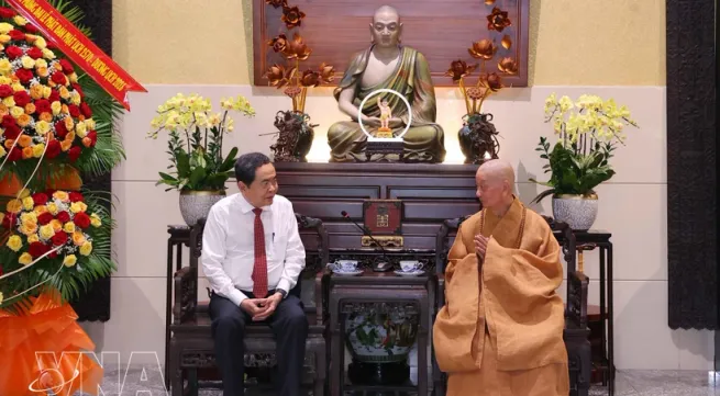 Top legislator extends Vesak greetings in Ho Chi Minh City