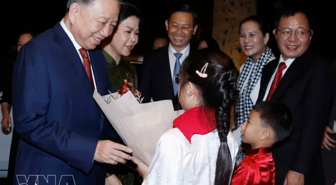 Top Vietnamese leader begins state visit to Singapore