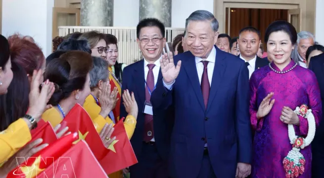 Top leader talks economic rise, state overhaul with OV community in Thailand