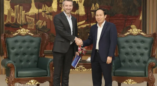 Vietnam extends all possible support to reputable int’l education establishments: Deputy PM