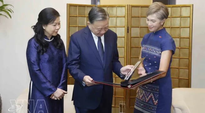 Top leader of Vietnam pays state visit to Philippines