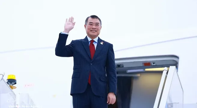 Prime Minister returns to Hanoi, concluding successful working trip to Russia