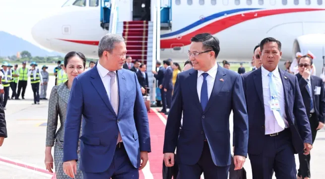 Cambodian Prime Minister arrives in Hanoi for official visit, ASEAN Future Forum 2026