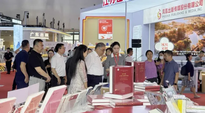 Vietnam, China strengthen publishing cooperation at Beijing book fair