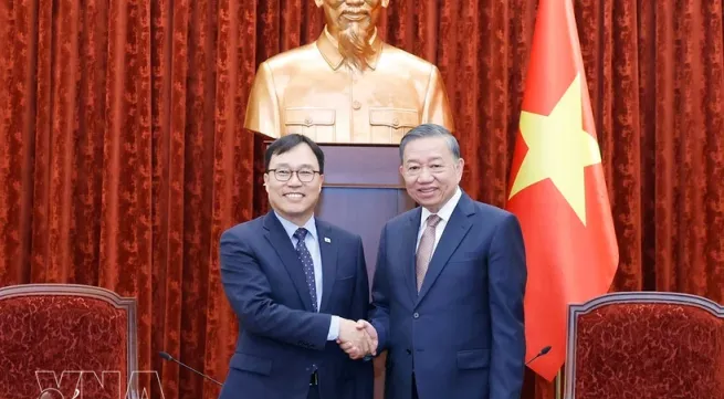 Party General Secretary, State President receives outgoing Korean Ambassador