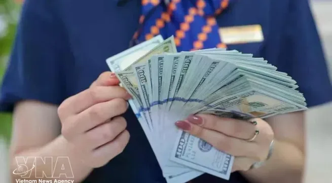 Reference exchange rate rises slightly at week’s beginning