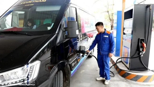 Ministry proposes extending fuel tax cuts