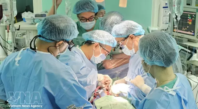 Six patients given new lease on life through organ transplants from single donor