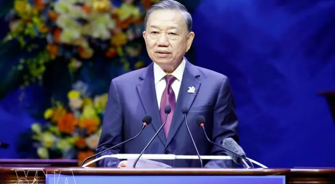 Top leader calls on youth to think bigger, learn faster, make more contributions