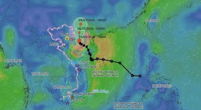 Hai Phong deploys radar system to steer fishing vessels to safety ahead of Storm Maysak
