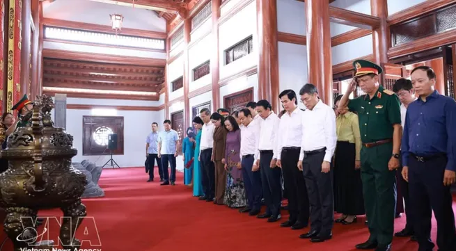 Prime Minister Le Minh Hung pays tribute to fallen soldiers in Lang Son