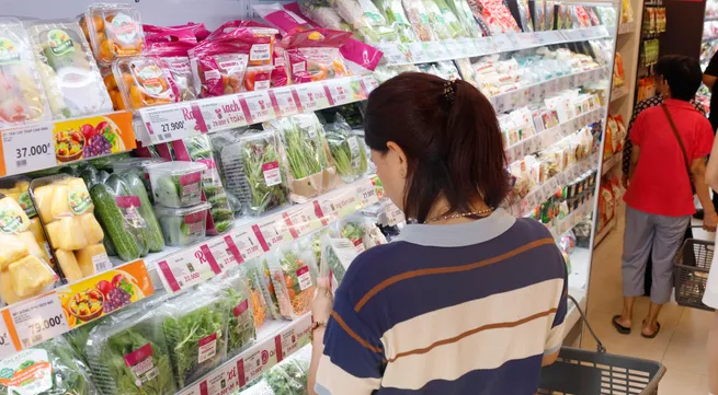 Domestic consumption hits new record, but consumer spending remains cautious